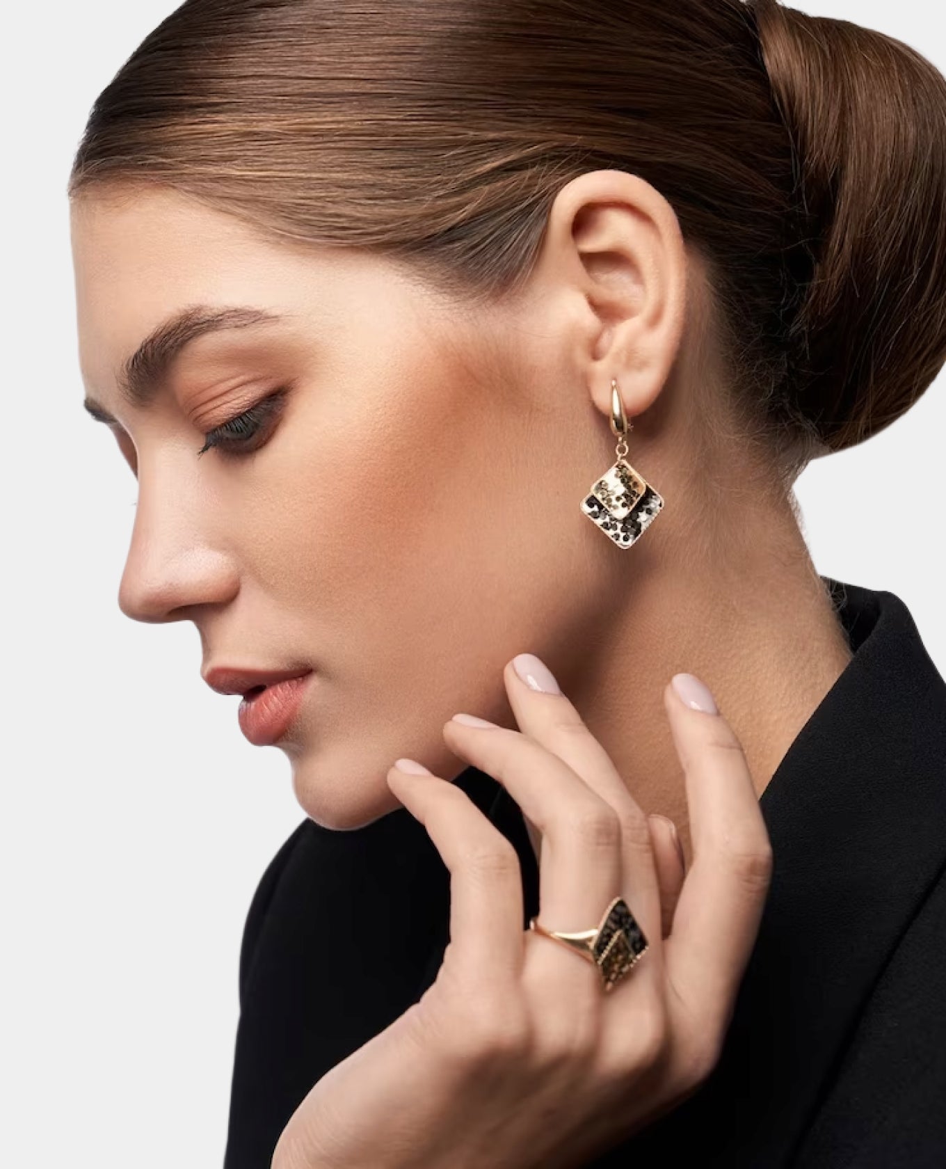 Asma Monalisa Dangler Earrings