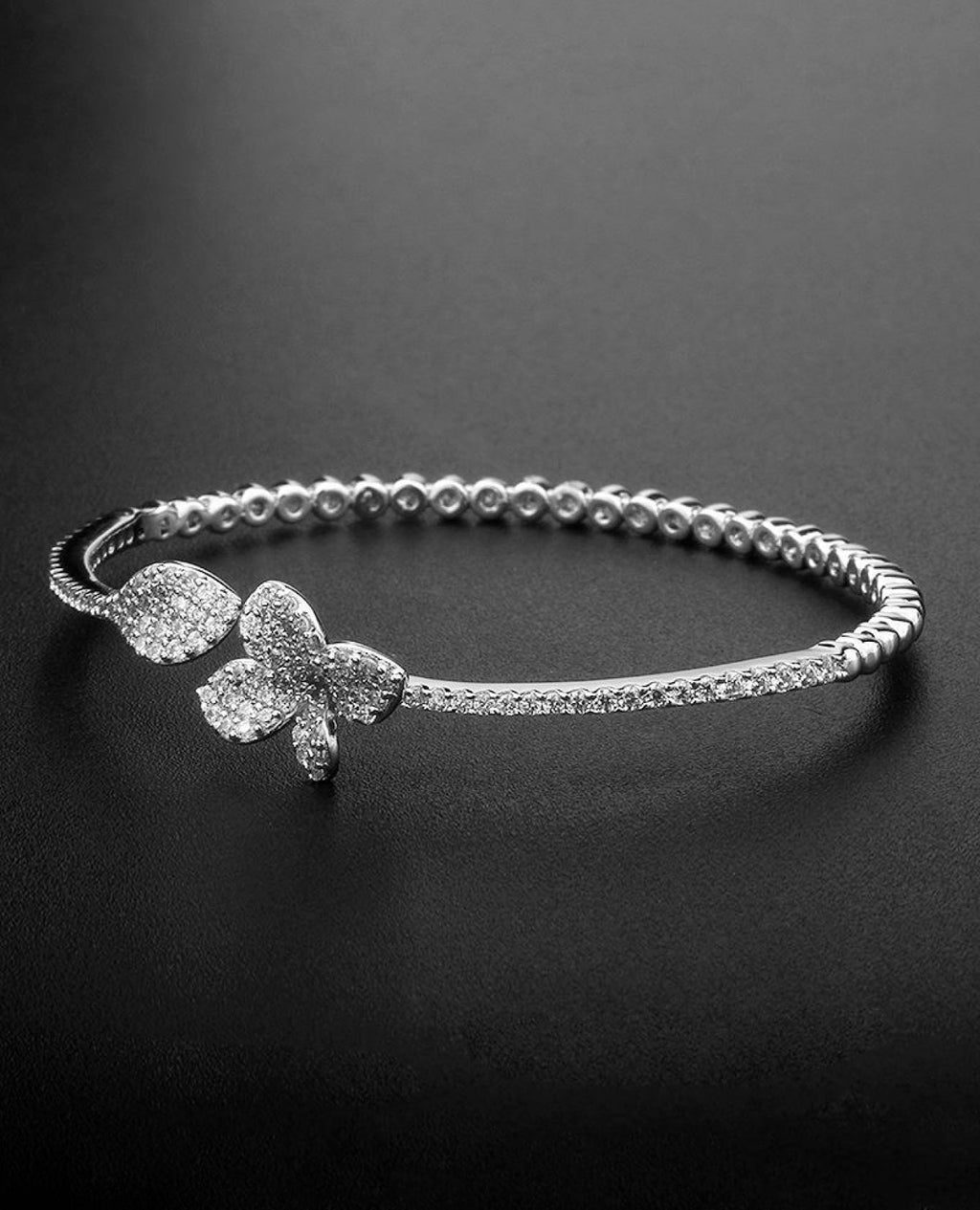 Gentle Leaf Diamond Bangle set